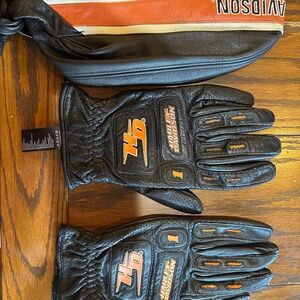 Harley Davidson Leather durag and matching gloves